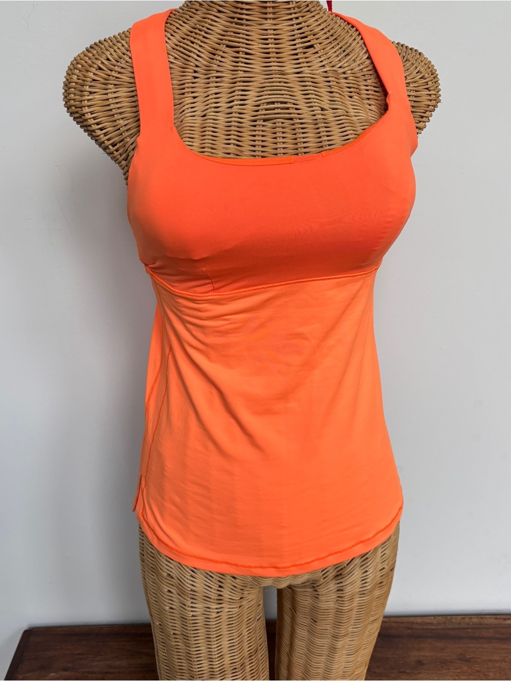 Lululemon Athletica Track and Train Top Luon Orange Women’s Sz 4 Small